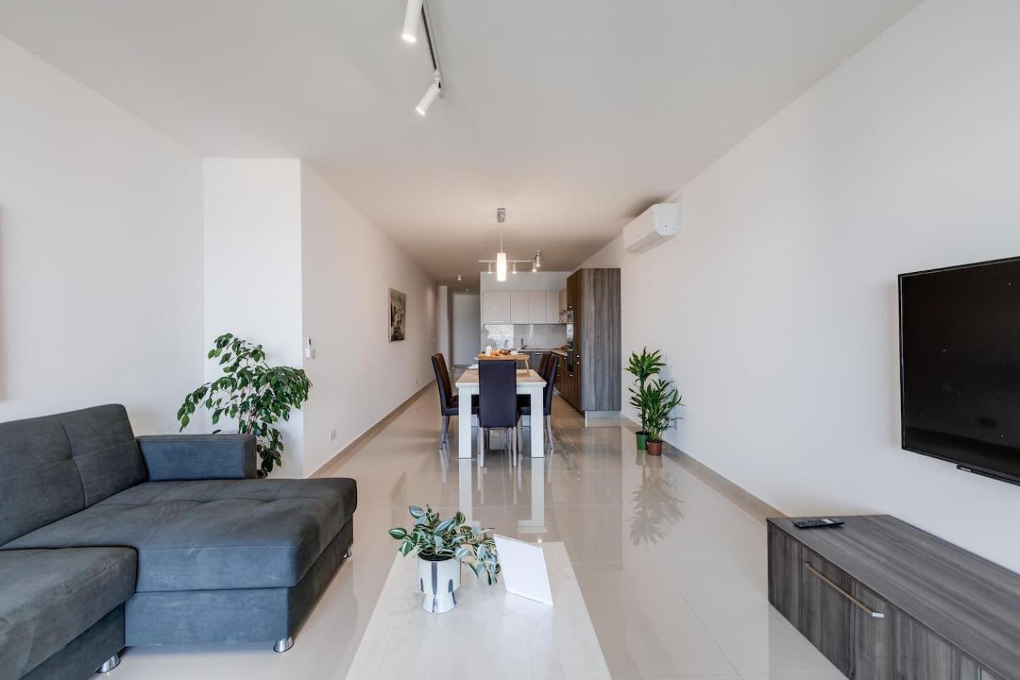 9ten11 Seafront By Homely 公寓 *