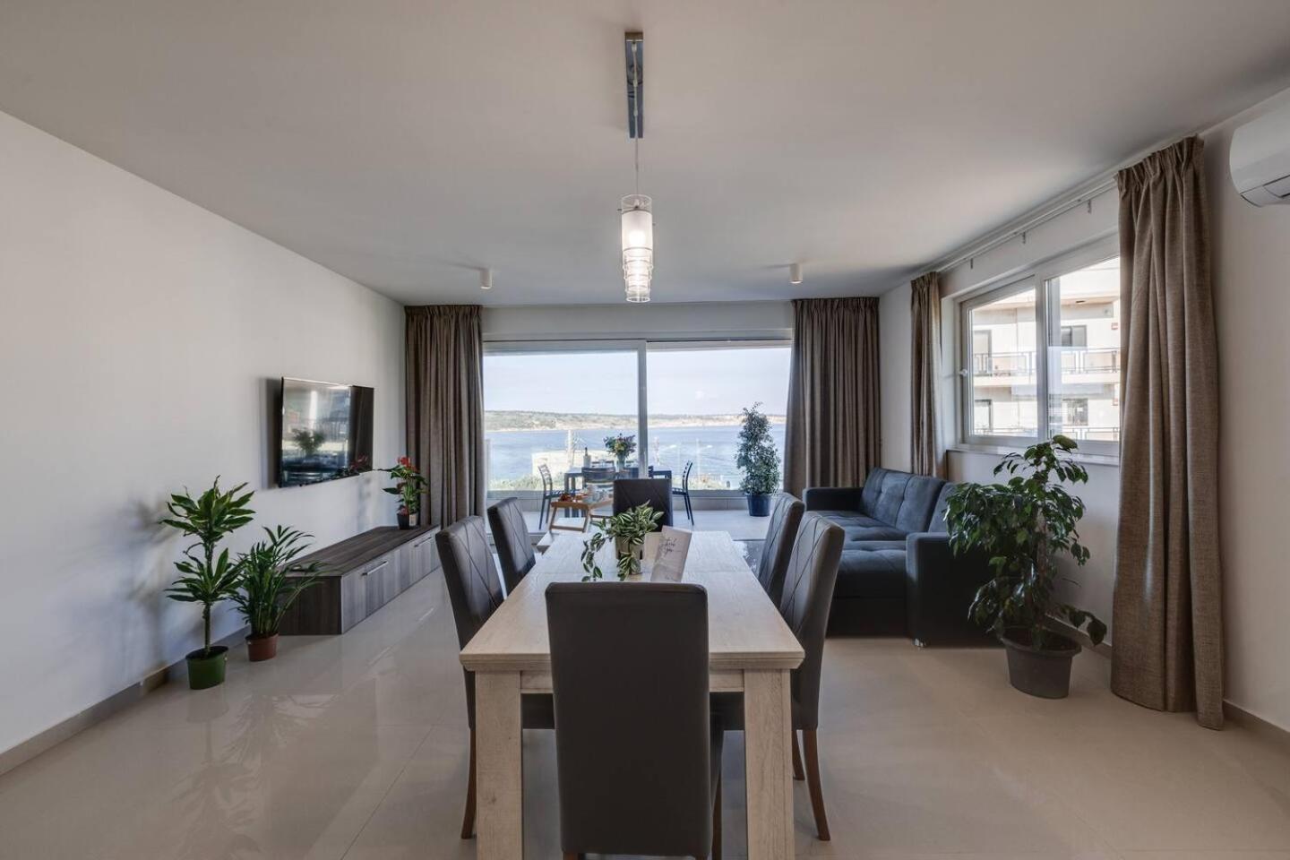 9ten11 Seafront By Homely 公寓 *
