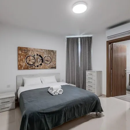 9Ten11 Seafront By Homely Mellieha Exterior photo
