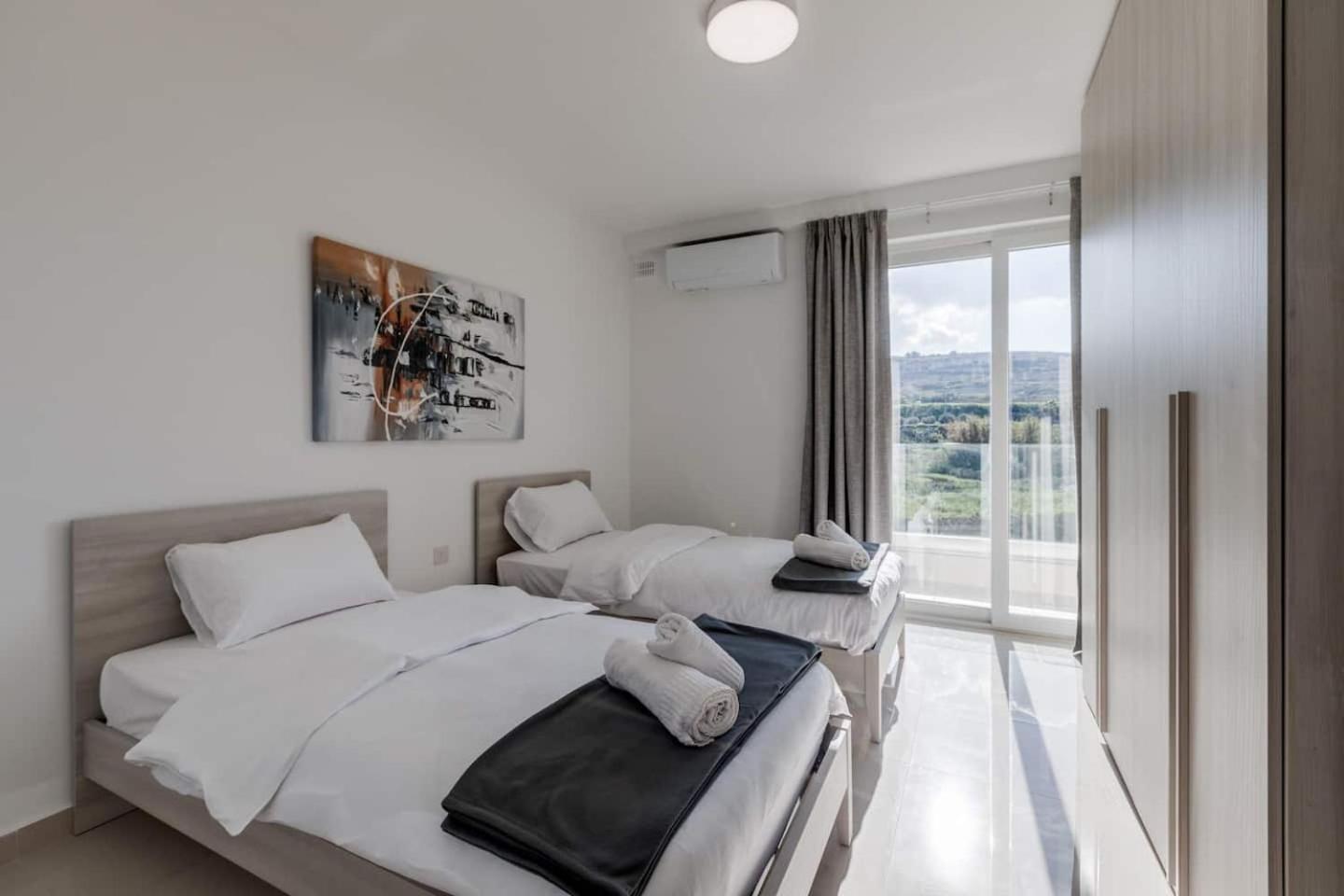 9ten11 Seafront By Homely *